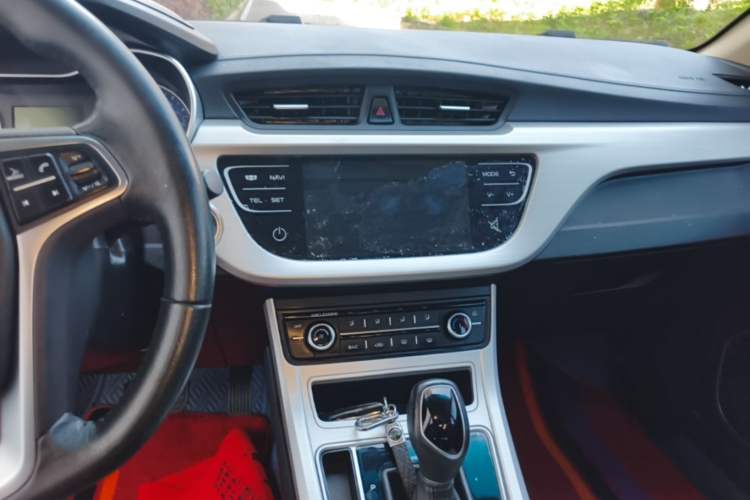 Used Geely Auto Vision 2018 1.5L Automatic Prestige Model Audio And AC Panel