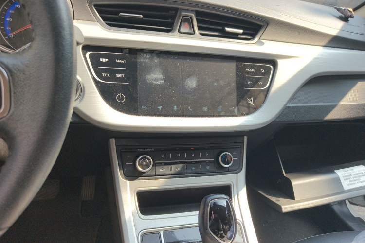 Used Geely Auto Vision 2018 1.5L Automatic Happiness Edition Audio And AC Panel