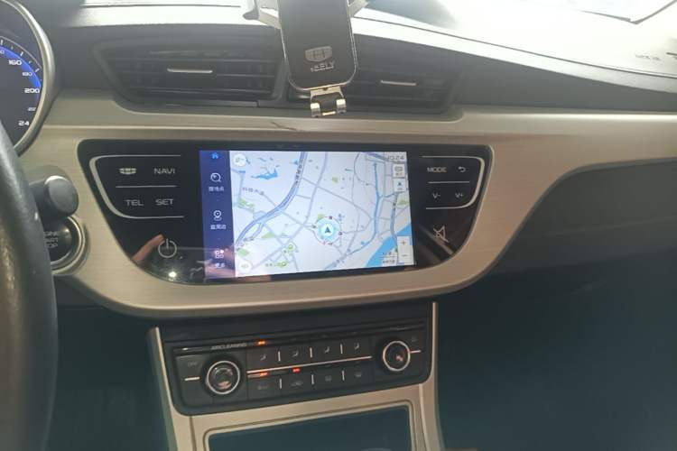 Used Geely Auto Vision 2018 1.5L Automatic Happiness Edition Audio And AC Panel