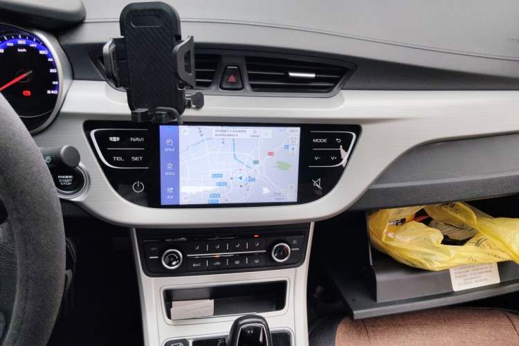 Used Geely Auto Vision 2018 1.5L Automatic Happiness Edition Audio And AC Panel