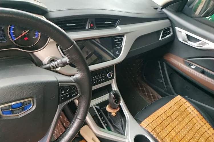 Used Geely Auto Vision 2018 1.5L Automatic Prestige Model Audio And AC Panel