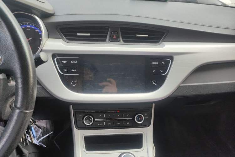 Used Geely Auto Vision 2018 1.5L Manual Happiness Edition Audio And AC Panel
