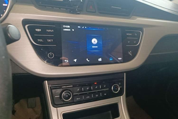 Used Geely Auto Vision 2018 1.5L Manual Happiness Edition Audio And AC Panel