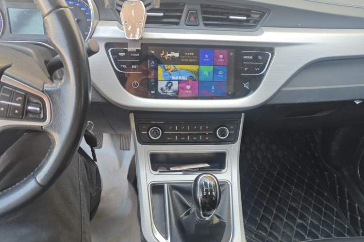 Used Geely Auto Vision 2018 1.5L Manual Happiness Edition Audio And AC Panel