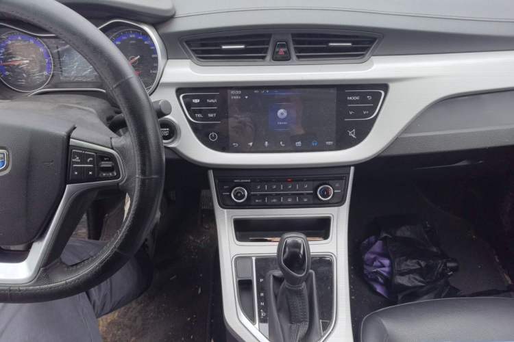 Used Geely Auto Vision 2018 1.5L Automatic Happiness Edition Audio And AC Panel