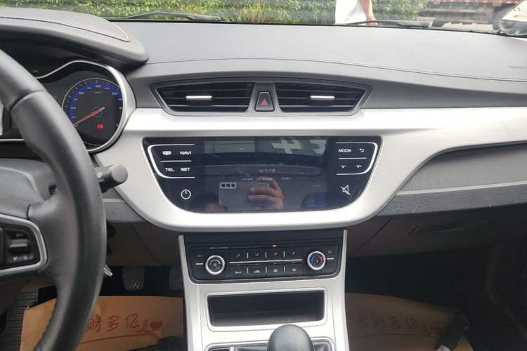 Used Geely Auto Vision 2018 1.5L Manual Happiness Edition Audio And AC Panel