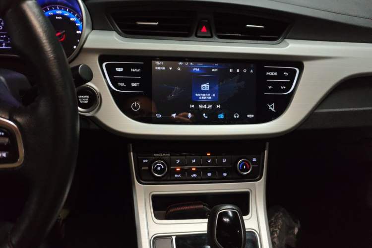 Used Geely Auto Vision 2018 1.5L Automatic Happiness Edition Audio And AC Panel