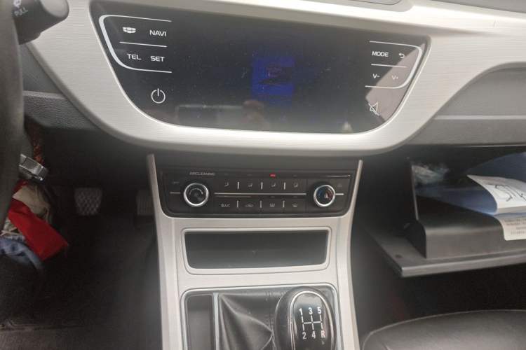 Used Geely Auto Vision 2018 1.5L Manual Happiness Edition Audio And AC Panel