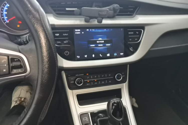 Used Geely Auto Vision 2018 1.5L Automatic Happiness Edition Audio And AC Panel