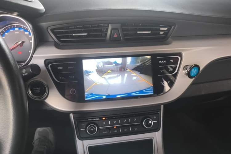 Used Geely Auto Vision 2018 1.5L Automatic Prestige Model Audio And AC Panel