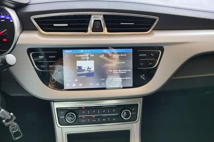 Used Geely Auto Vision 2018 1.5L Manual Happiness Edition Audio And AC Panel