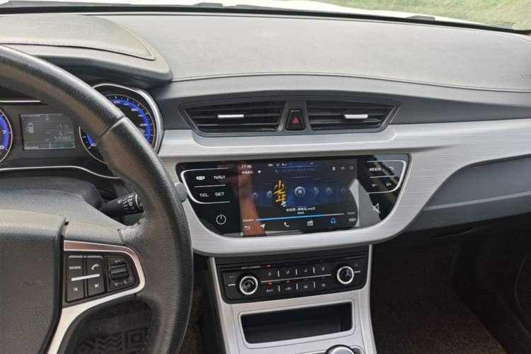 Used Geely Auto Vision 2018 1.5L Manual Happiness Edition Audio And AC Panel