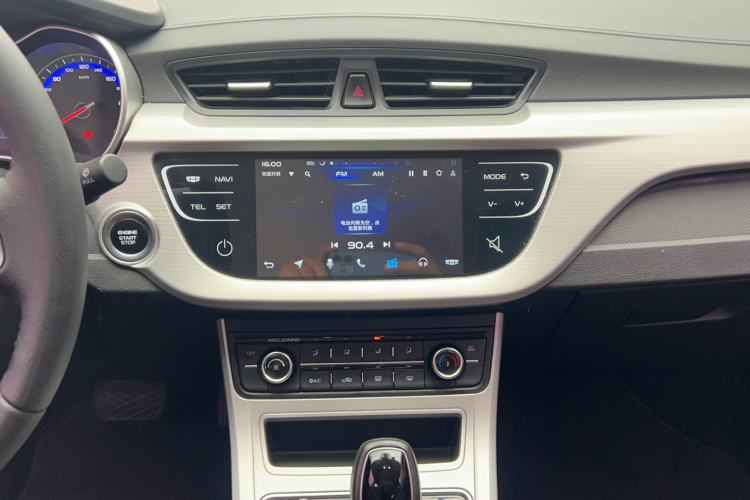 Used Geely Auto Vision 2018 1.5L Automatic Happiness Edition Audio And AC Panel