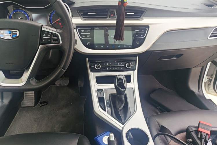 Used Geely Auto Vision 2018 1.5L Automatic Happiness Edition Audio And AC Panel
