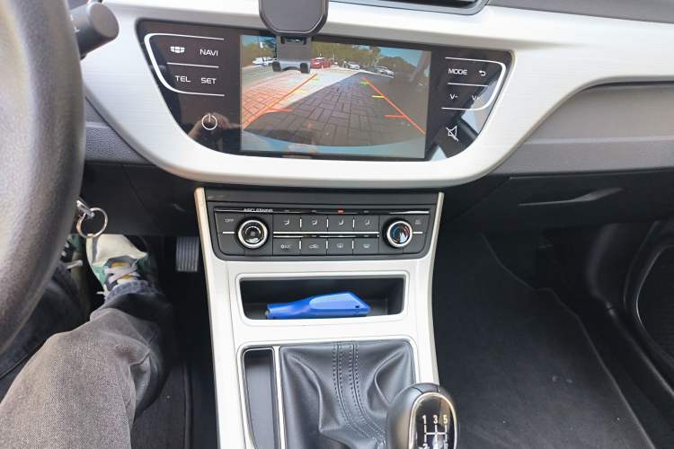 Used Geely Auto Vision 2018 1.5L Manual Happiness Edition Audio And AC Panel
