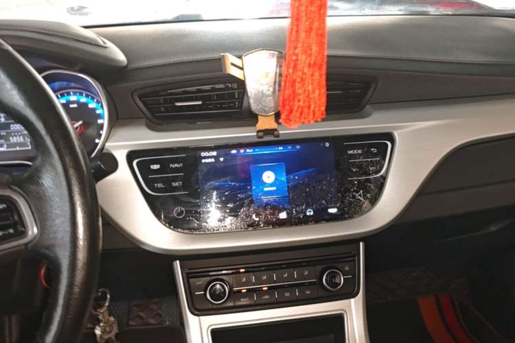 Used Geely Auto Vision 2018 1.5L Manual Happiness Edition Audio And AC Panel
