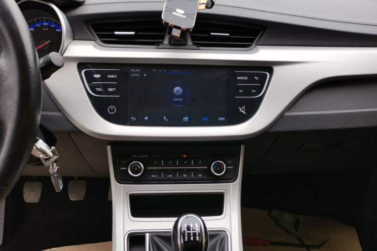 Used Geely Auto Vision 2018 1.5L Manual Happiness Edition Audio And AC Panel