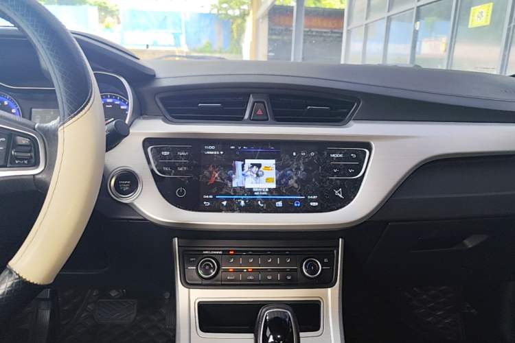 Used Geely Auto Vision 2018 1.5L Automatic Happiness Edition Audio And AC Panel
