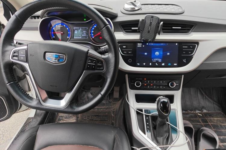 Used Geely Auto Vision 2018 1.5L Automatic Happiness Edition Center Console