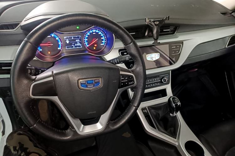 Used Geely Auto Vision 2018 1.5L Manual Happiness Edition Center Console