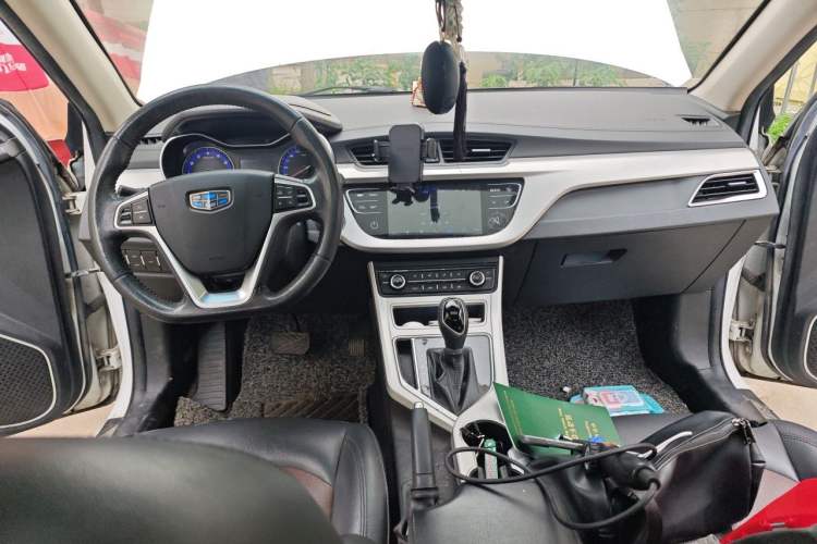 Used Geely Auto Vision 2018 1.5L Automatic Prestige Model Center Console