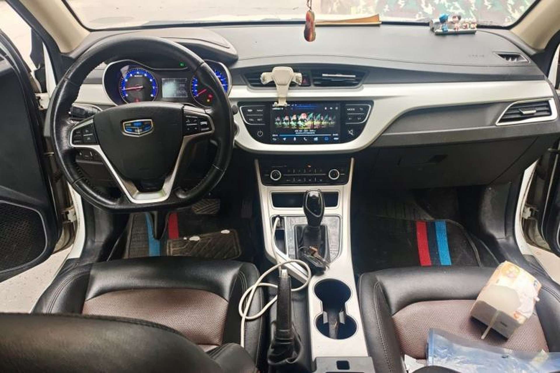 Used Geely Auto Vision 2018 1.5L Automatic Happiness Edition Center Console
