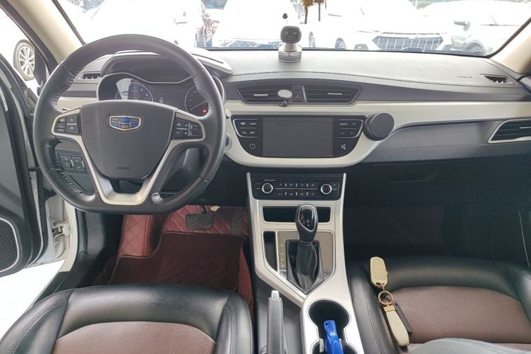 Used Geely Auto Vision 2018 1.5L Automatic Happiness Edition Center Console