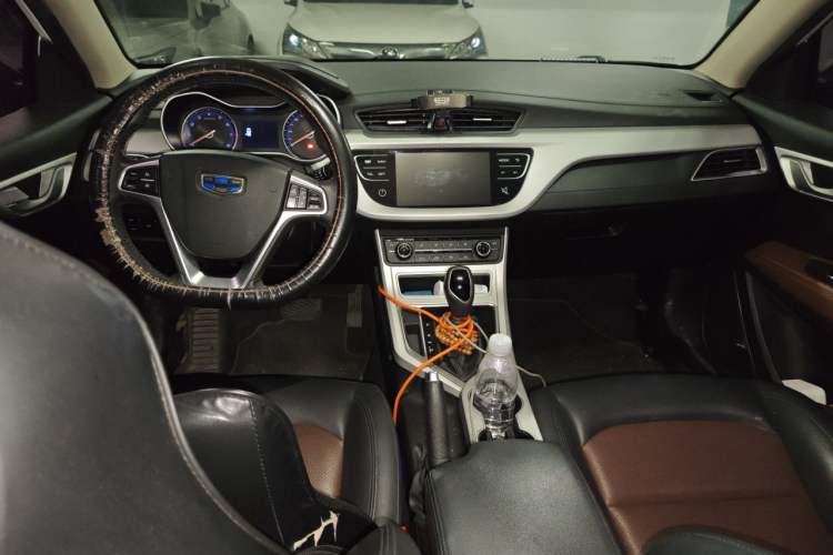 Used Geely Auto Vision 2018 1.5L Automatic Happiness Edition Center Console