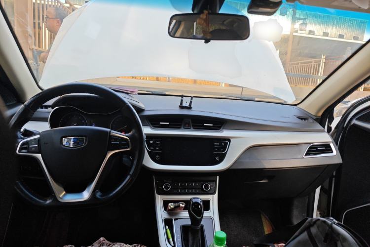 Used Geely Auto Vision 2018 1.5L Automatic Happiness Edition Center Console