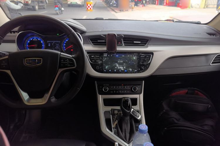 Used Geely Auto Vision 2018 1.5L Automatic Prestige Model Center Console