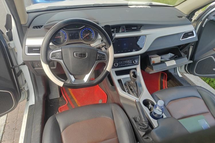Used Geely Auto Vision 2018 1.5L Automatic Happiness Edition Center Console
