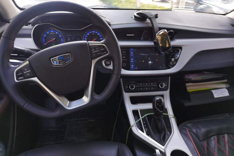 Used Geely Auto Vision 2018 1.5L Automatic Happiness Edition Center Console