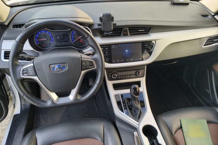 Used Geely Auto Vision 2018 1.5L Automatic Happiness Edition Center Console