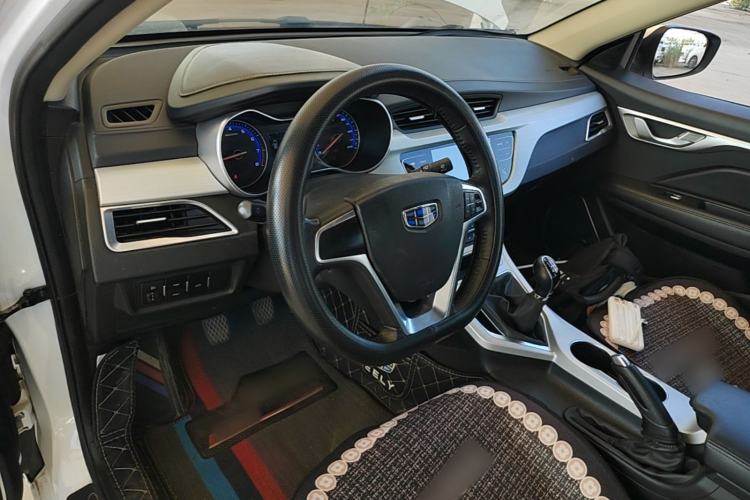 Used Geely Auto Vision 2018 1.5L Manual Happiness Edition Center Console