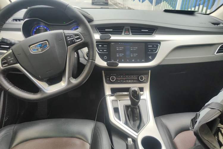 Used Geely Auto Vision 2018 1.5L Automatic Prestige Model Center Console