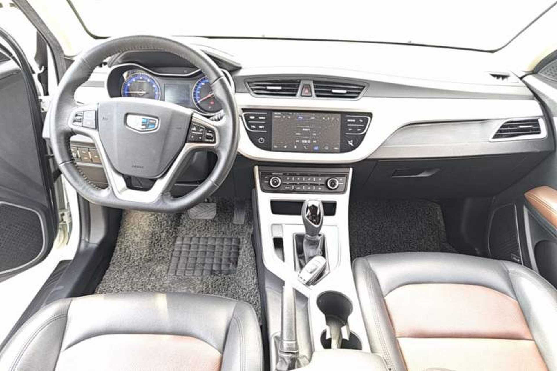 Used Geely Auto Vision 2018 1.5L Automatic Happiness Edition Center Console