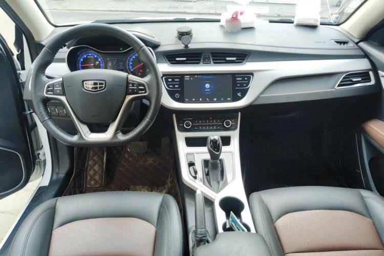 Used Geely Auto Vision 2018 1.5L Automatic Happiness Edition Center Console