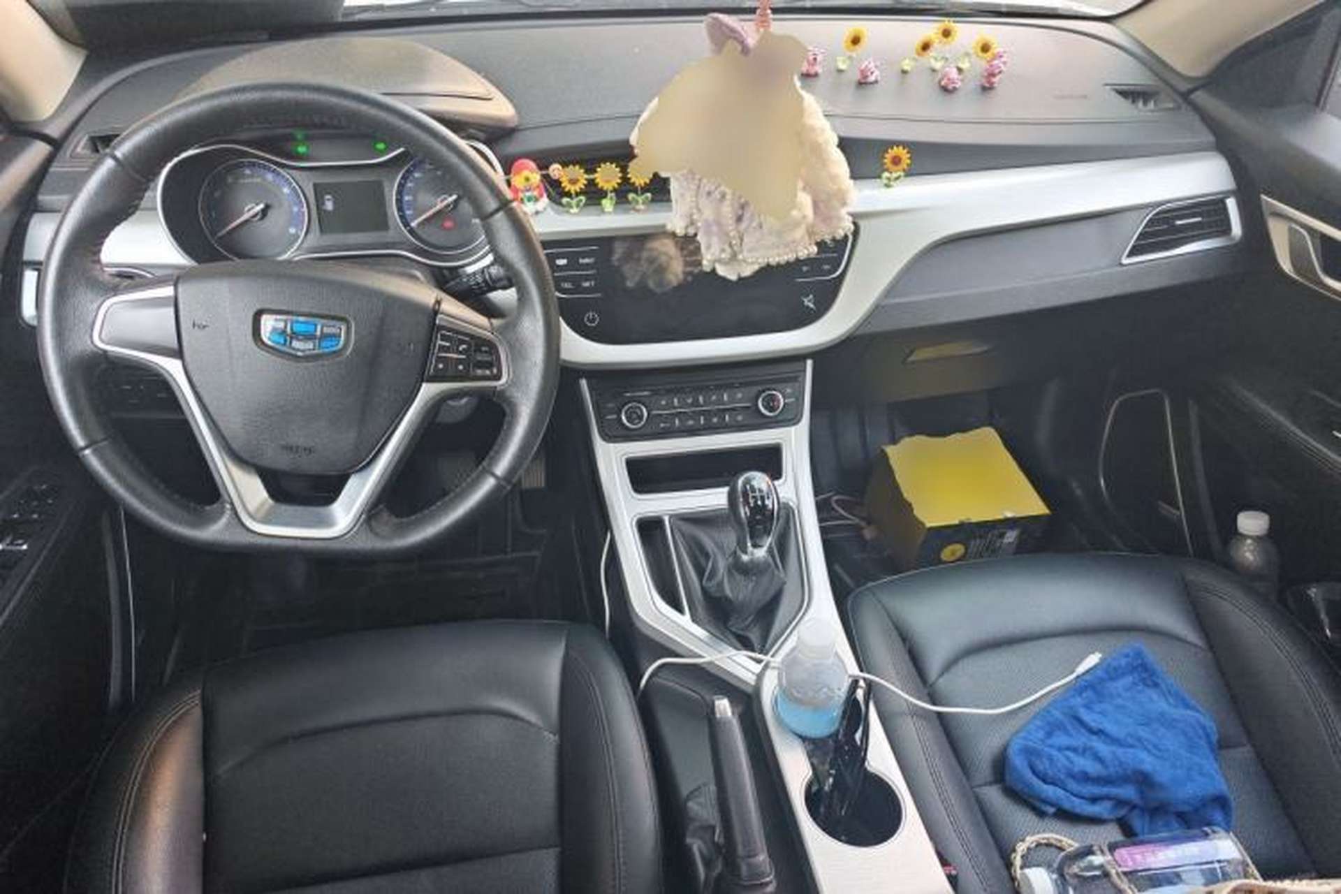 Used Geely Auto Vision 2018 1.5L Manual Happiness Edition Center Console