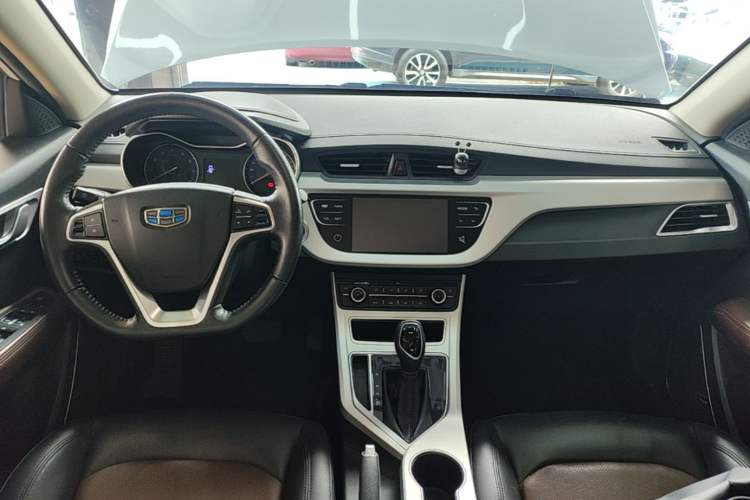 Used Geely Auto Vision 2018 1.5L Automatic Happiness Edition Center Console