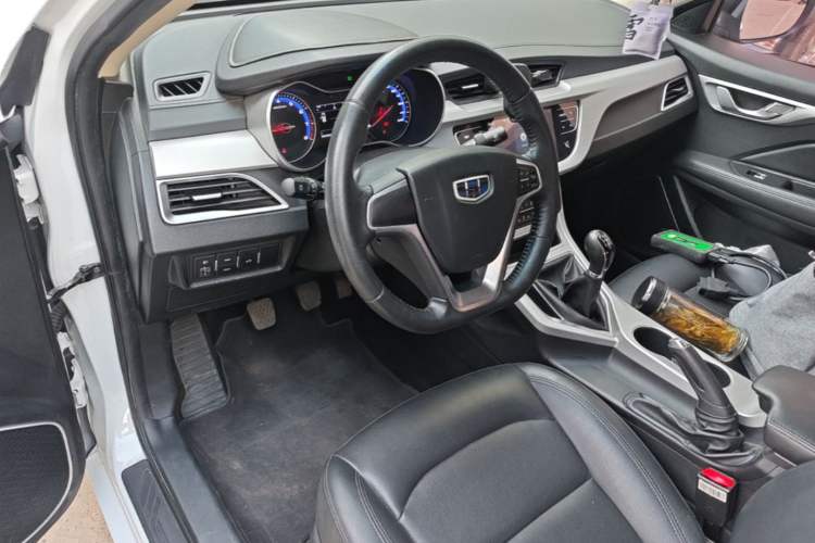 Used Geely Auto Vision 2018 1.5L Manual Happiness Edition Center Console