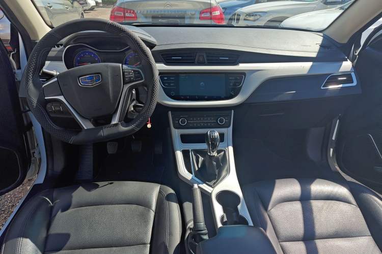 Used Geely Auto Vision 2018 1.5L Manual Happiness Edition Center Console