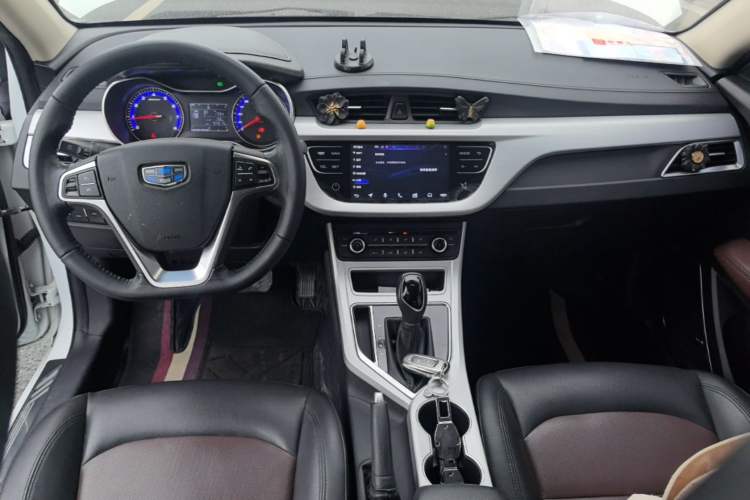 Used Geely Auto Vision 2018 1.5L Automatic Prestige Model Center Console
