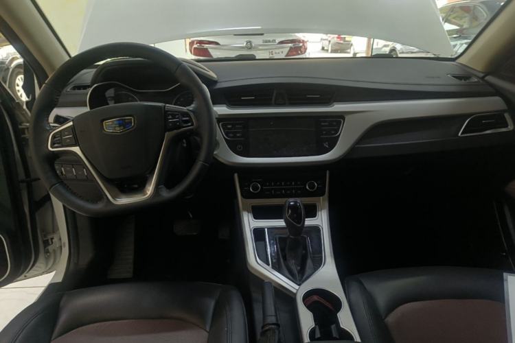 Used Geely Auto Vision 2018 1.5L Automatic Happiness Edition Center Console