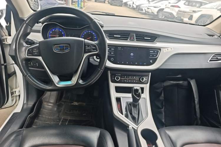 Used Geely Auto Vision 2018 1.5L Automatic Happiness Edition Center Console