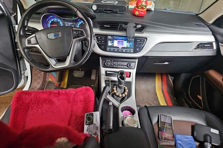 Used Geely Auto Vision 2018 1.5L Automatic Happiness Edition Center Console