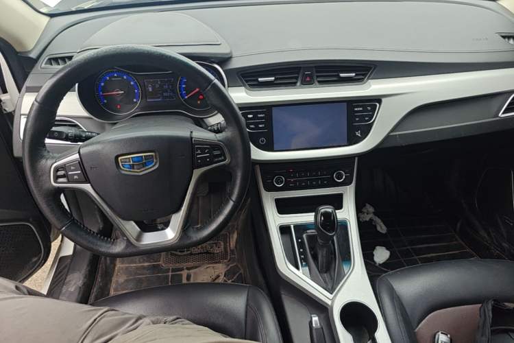 Used Geely Auto Vision 2018 1.5L Automatic Happiness Edition Center Console