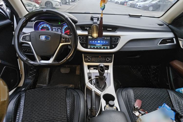 Used Geely Auto Vision 2018 1.5L Automatic Happiness Edition Center Console