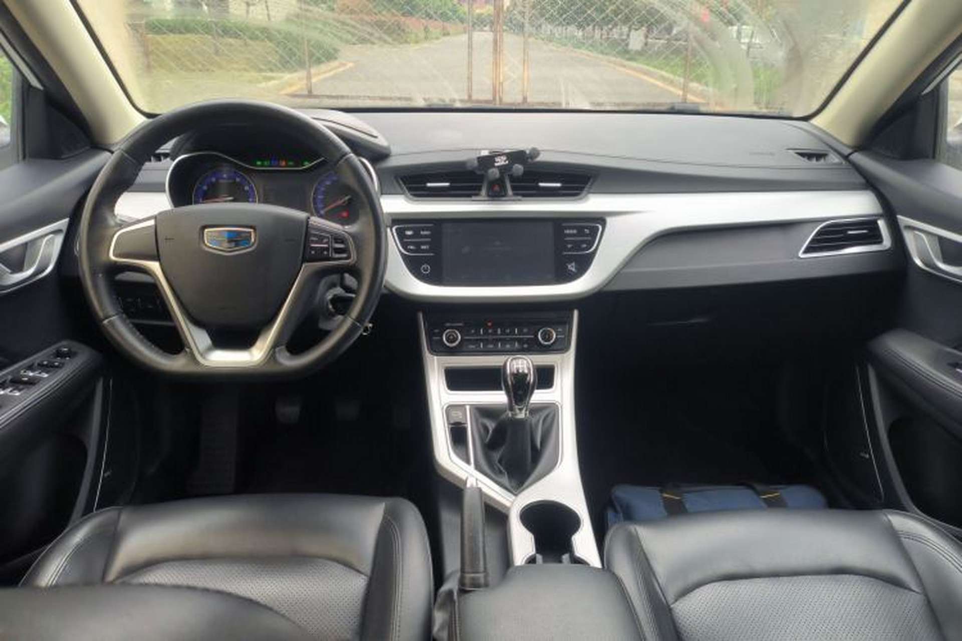Used Geely Auto Vision 2018 1.5L Manual Happiness Edition Center Console