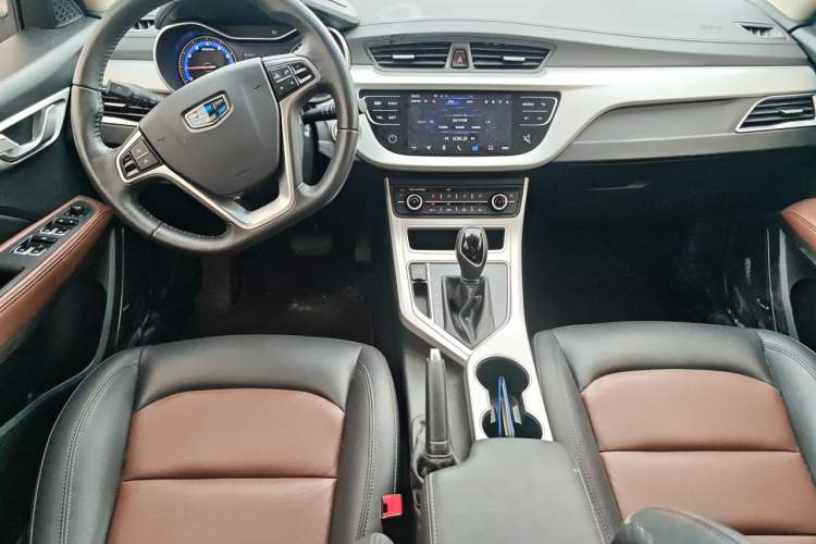 Used Geely Auto Vision 2018 1.5L Automatic Happiness Edition Center Console