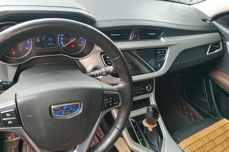 Used Geely Auto Vision 2018 1.5L Automatic Prestige Model Center Console